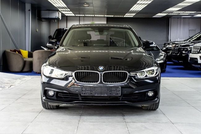 2018 BMW 318