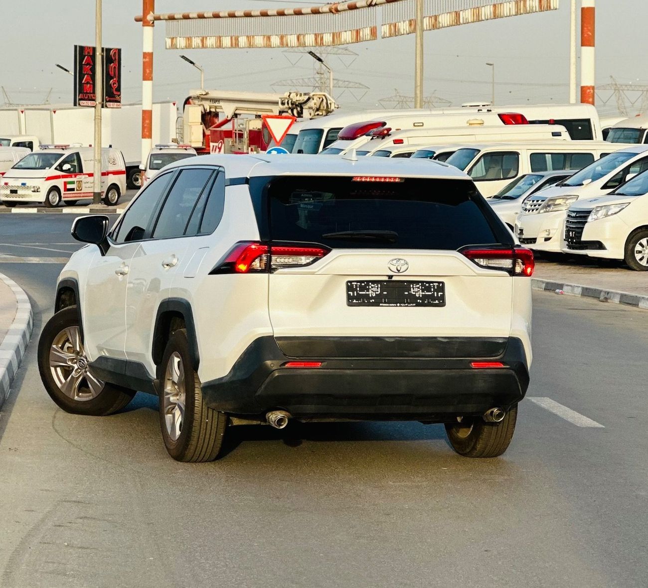 تويوتا راف ٤ 2.5L (2WD) EX