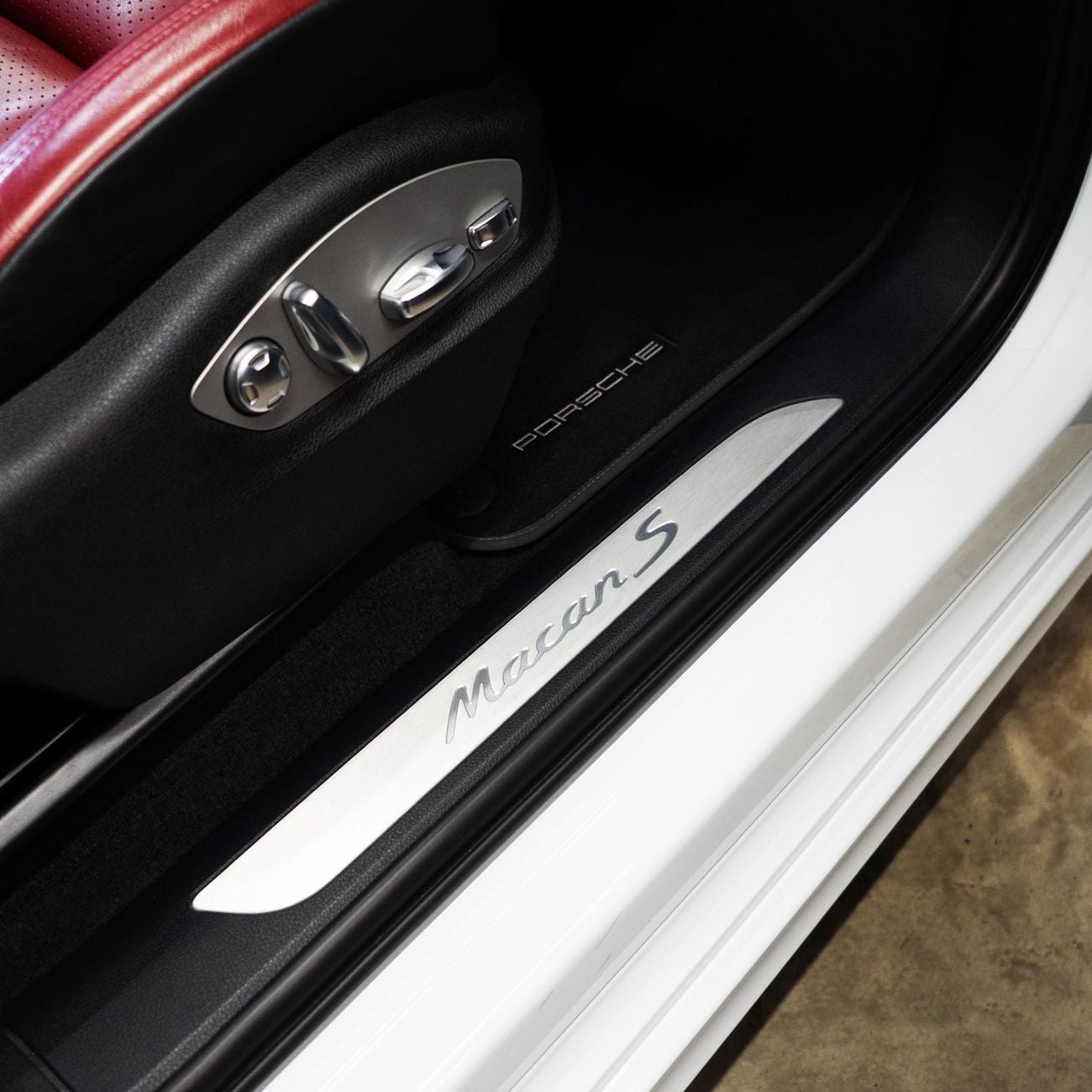 بورش ماكان S 2.9L (375 HP) AED 5,749 P.M • 0% Downpayment • Porsche Macan S  • Agency Warranty