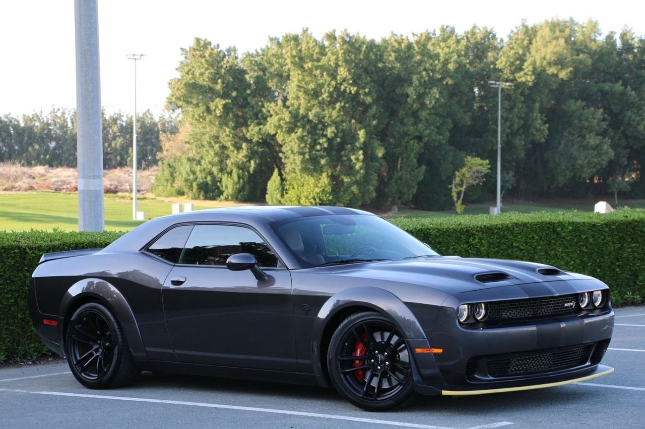 دودج تشالينجر SRT  هيلكات ريد اي عريض جسم دودج تشالنجر هلكات وايد بودي ريد اي خليجي تحت الضمان