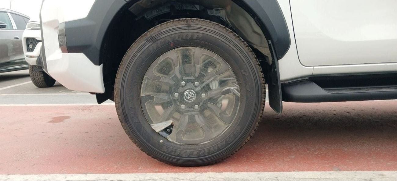 Toyota Hilux ADVENTURE Toyota Hilux Adventure 4.0L Petrol 2025YM