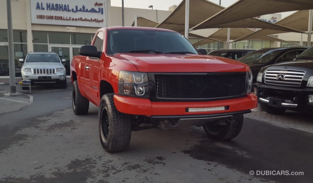 Chevrolet Silverado model 2013 GCC car prefect condition full service full option