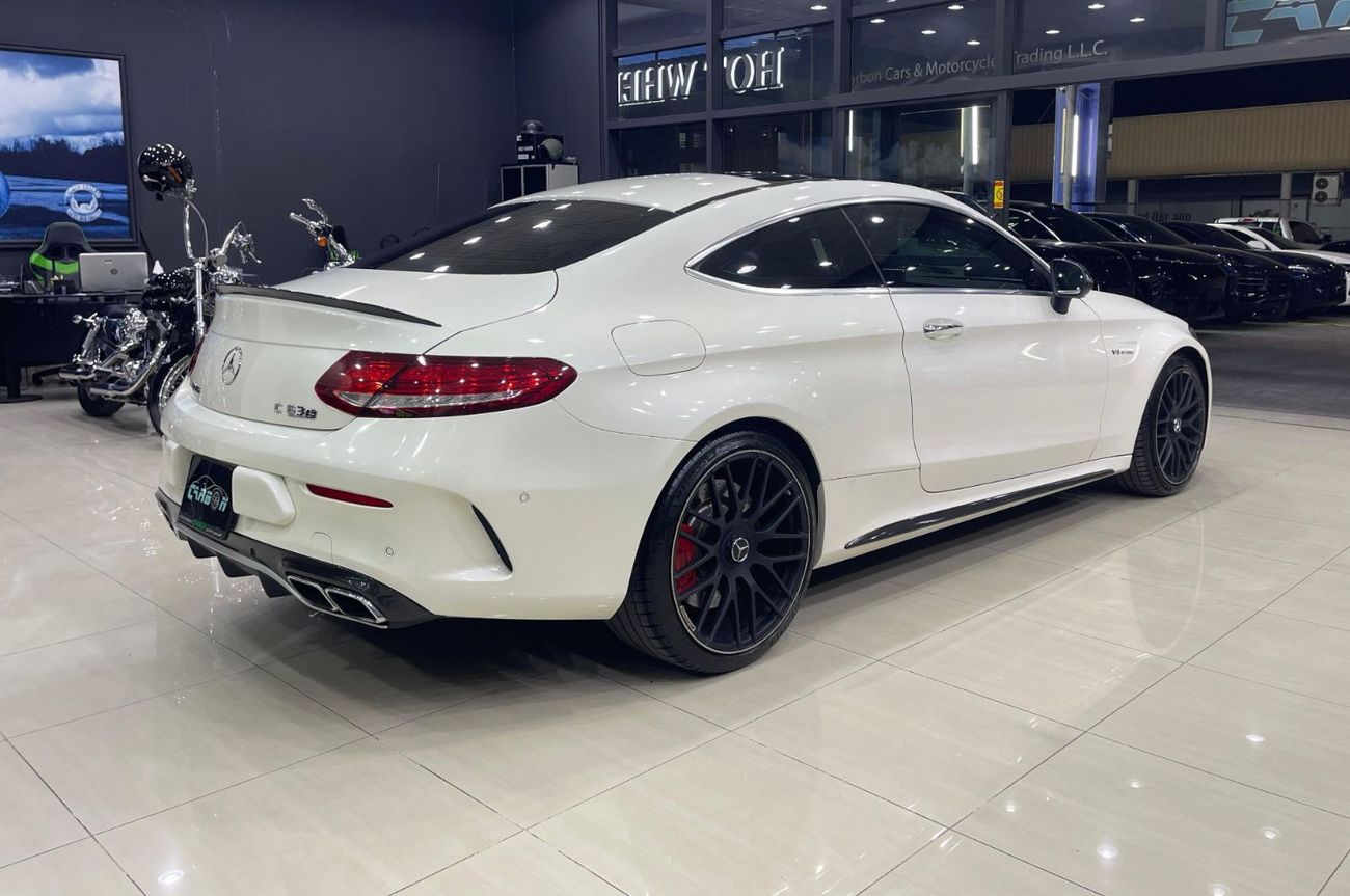 Mercedes-Benz C 63S AMG Std 4.0L Coupe