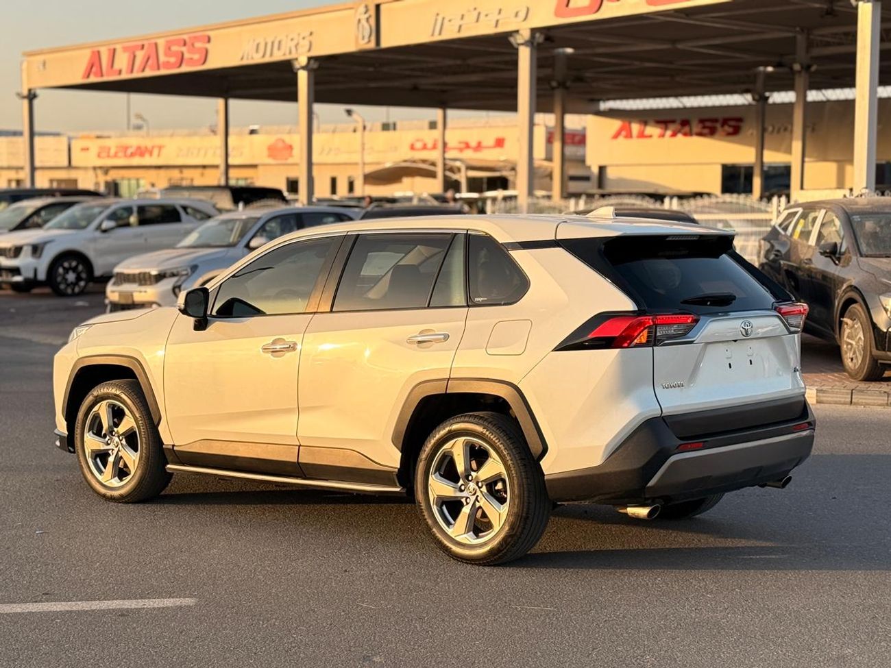 Toyota RAV4 RAV4 2.0L Japan Full option 360 camera, leather seats