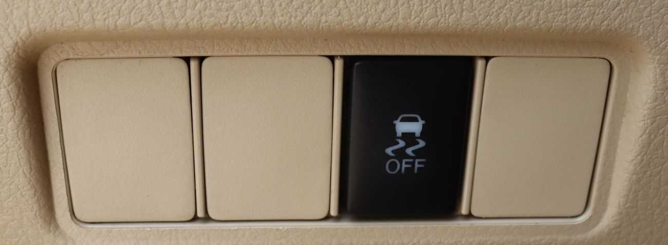 تويوتا يارس تويوتا يارس 2021 خليجي بحالة ممتازة 85000 كم محرك 1.5 لتر السعر 35000 درهم