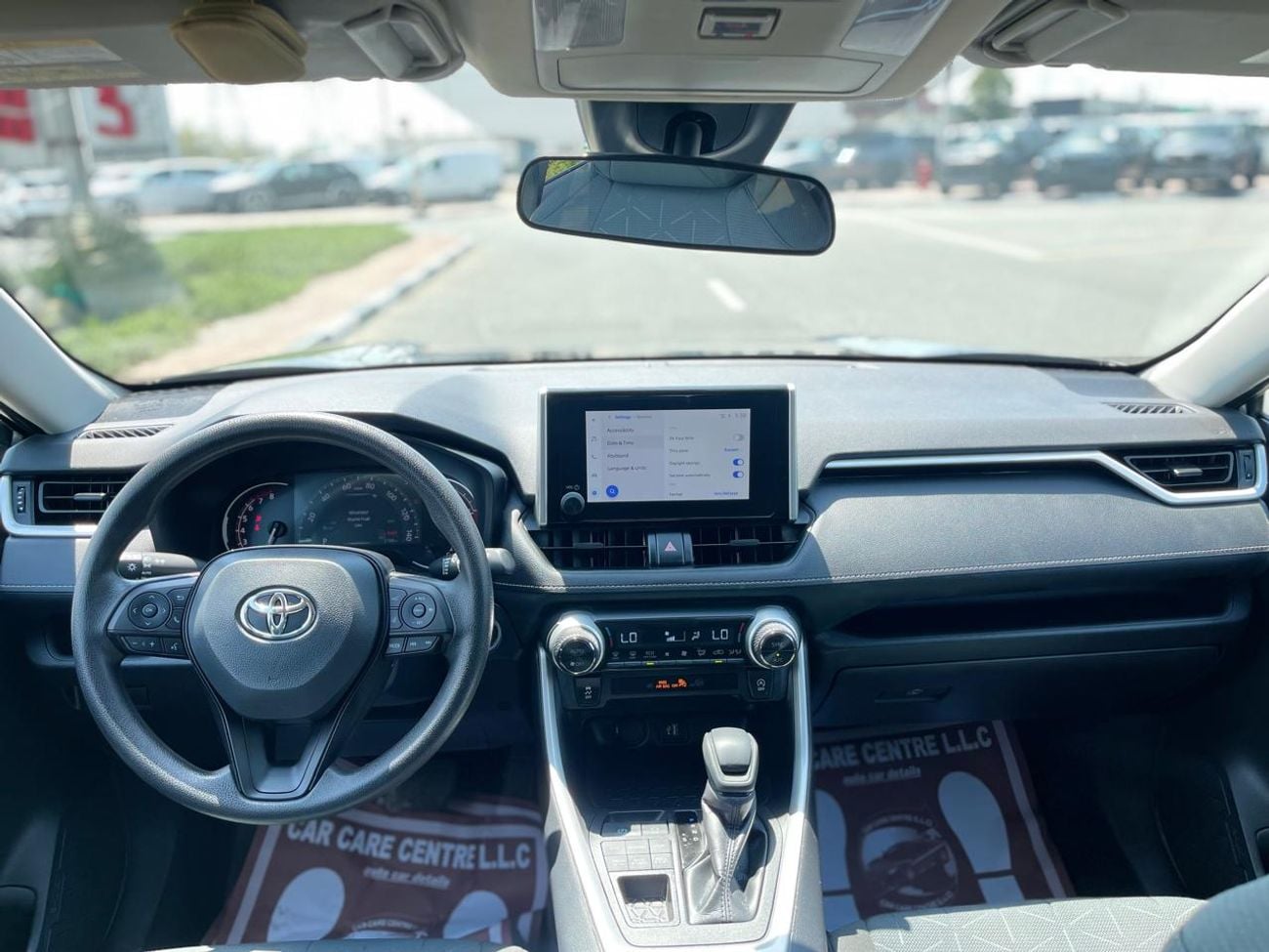 تويوتا راف ٤ Left Hand Petrol ,2.5 liter ,Only For Export