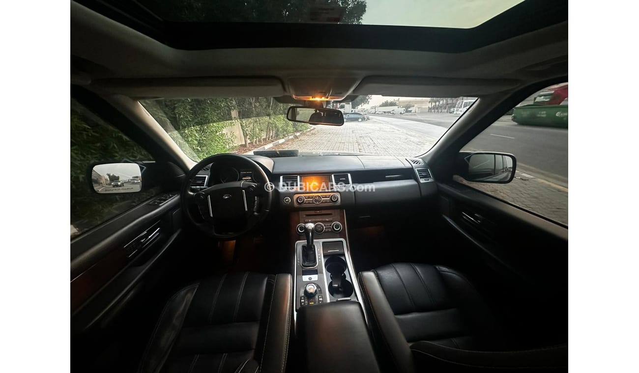 Land Rover Range Rover Sport Range Rover Sport 2010 V8 AED 25,000 is required Walkway 160.000 km Gulf specifications  , pedals, e