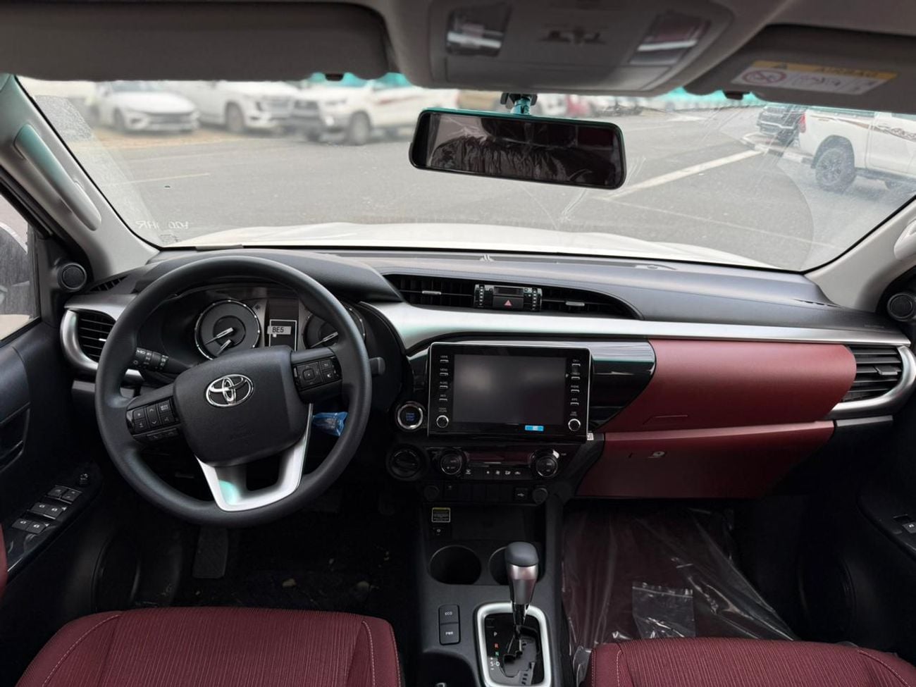 Toyota Hilux 2.7L GLX-S FULL WITH WIRLESS CHARGER AND COMPRESSOR OMANI