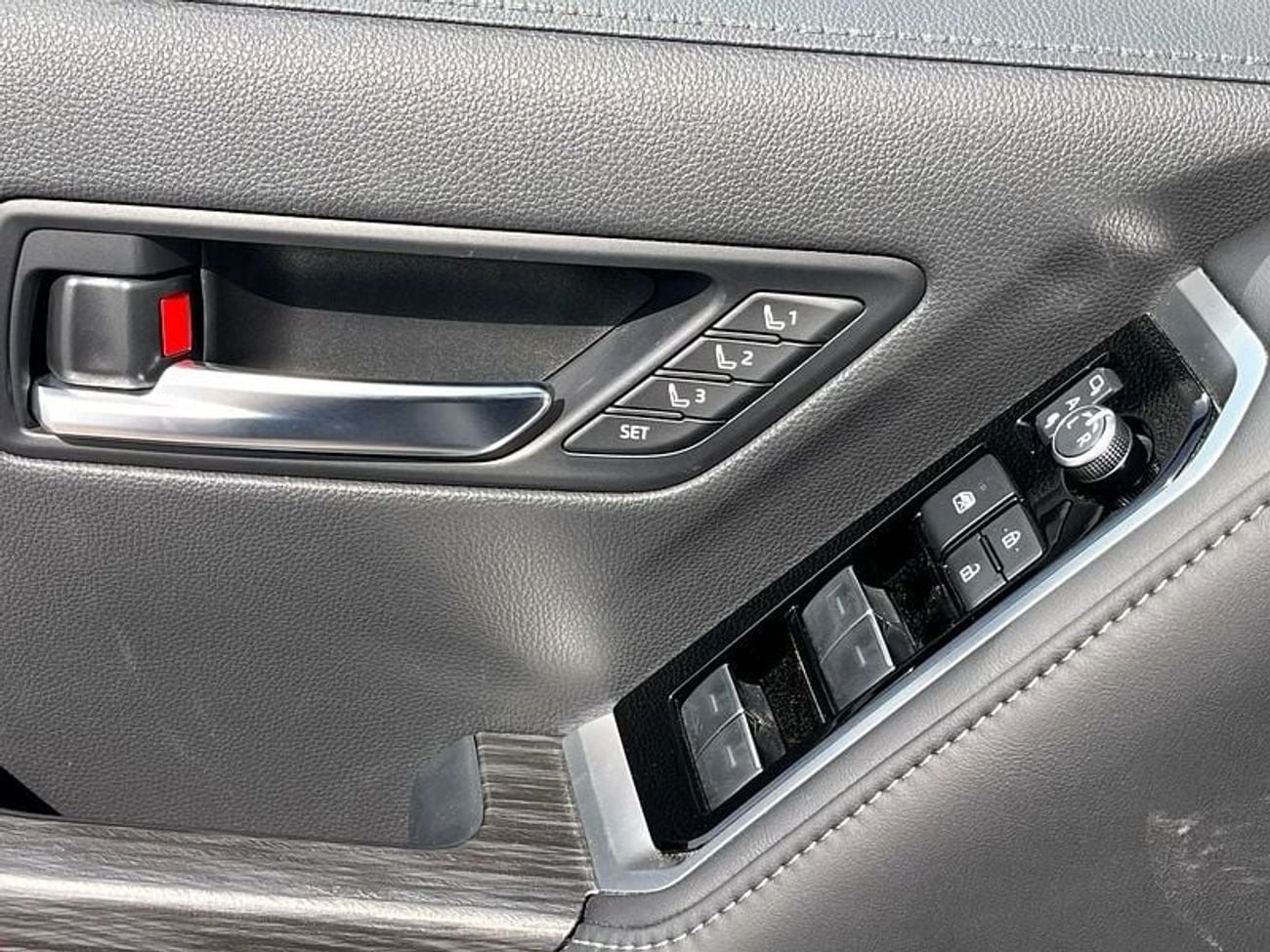 تويوتا لاند كروزر 2026 Toyota Land Cruiser LC300 VXR (Full-Option) 3.5L V6 Twin Turbo Petrol A/T 4WD Export Only