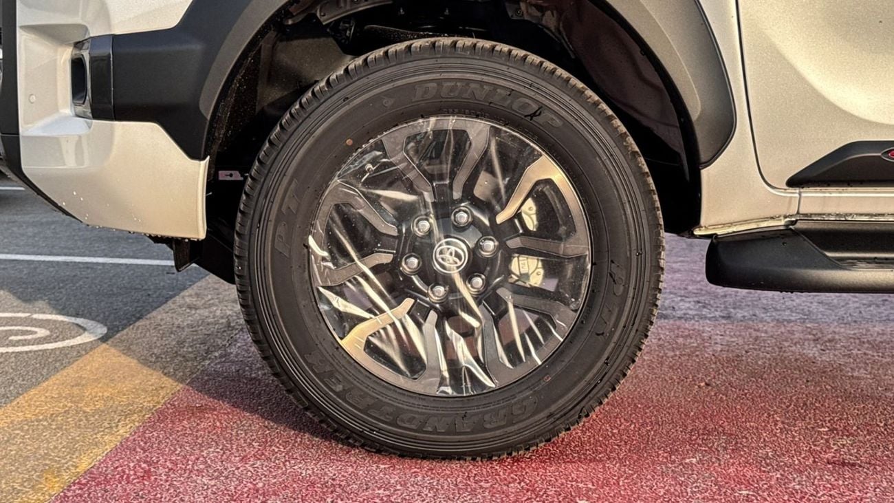 تويوتا هيلوكس 2025 TOYOTA HILUX ADVENTURE 4.0L PETROL V6 FULL OPTION  WITH PUSH START, DIGITAL CLOCK