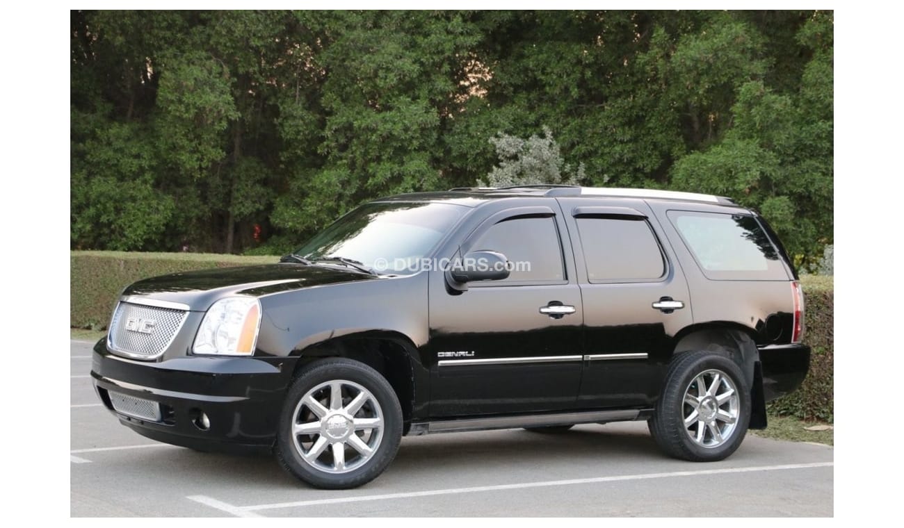GMC Yukon GMC YUKON DENALE 2011 GCC