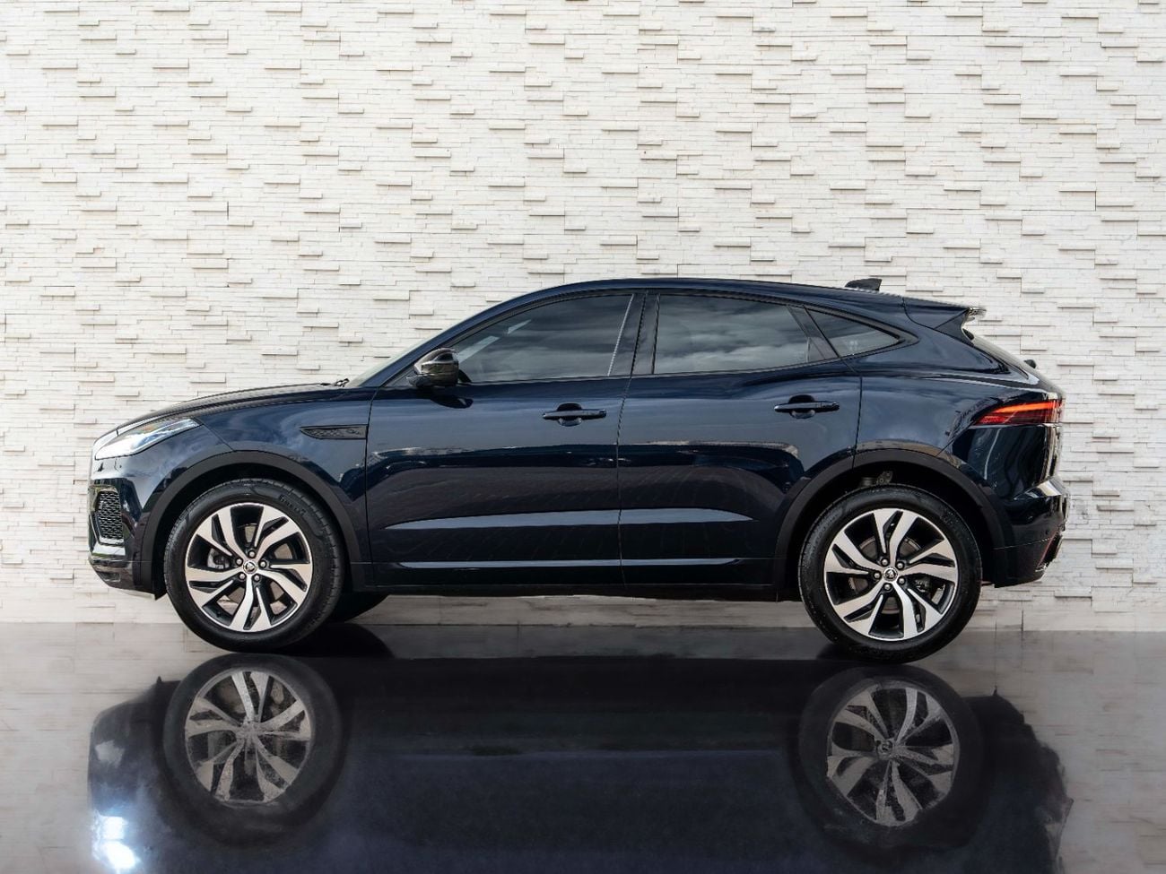 Jaguar E Pace R-Dynamic SE 2.0L