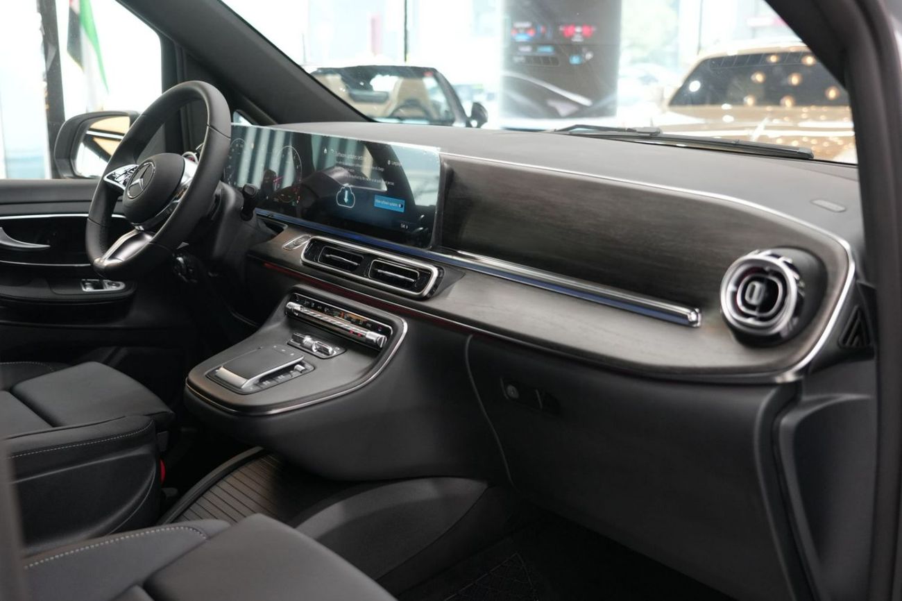 مرسيدس بنز V 300 ‏Mercedes-Benz V 300 AVANTGARDE | 2026 GCC 0km | Agency Warranty