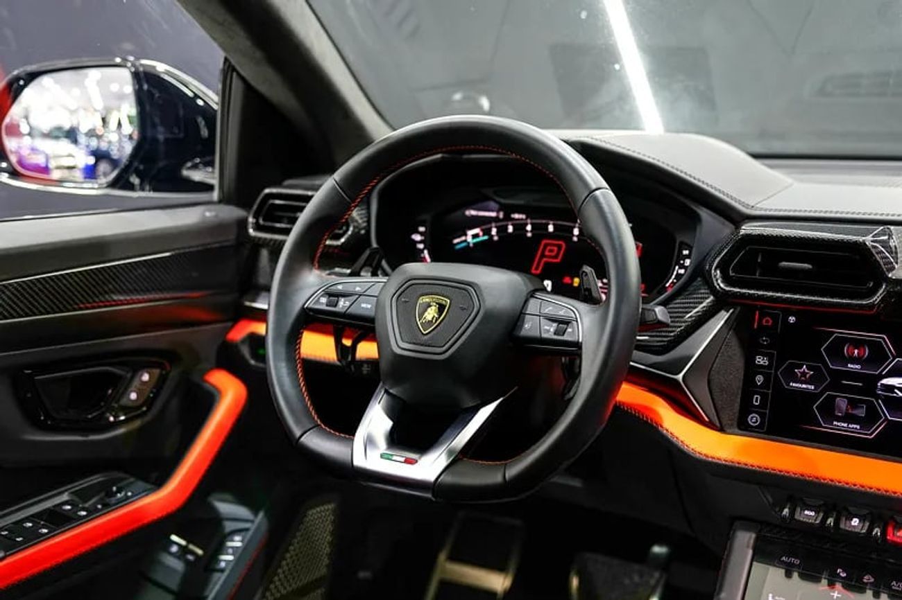 لامبورغيني اوروس SE Hybrid, New Facelift, Carbon Trim, Bang N Olufsen Audio