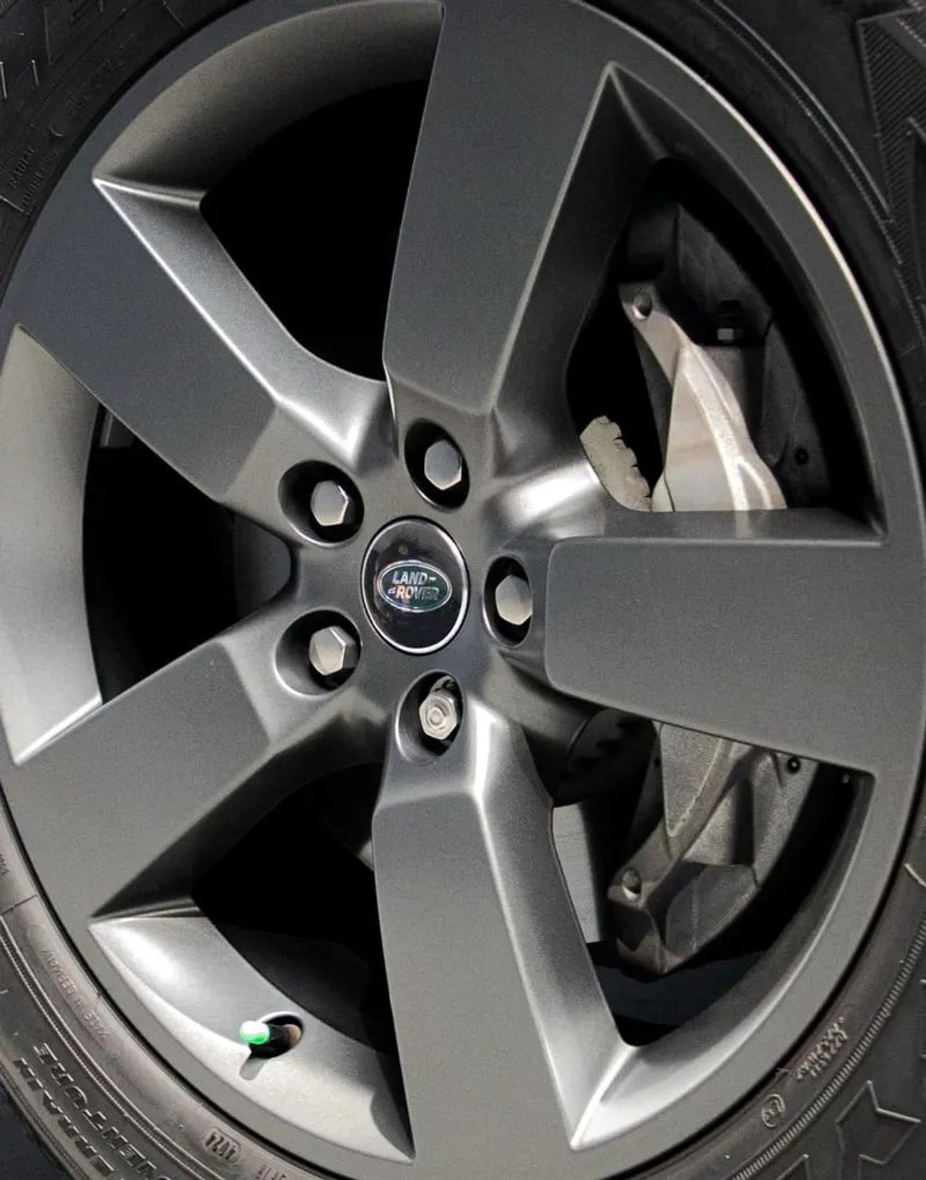 Land Rover Defender P400 90 X-Dynamic HSE 3.0L (5 Seater)