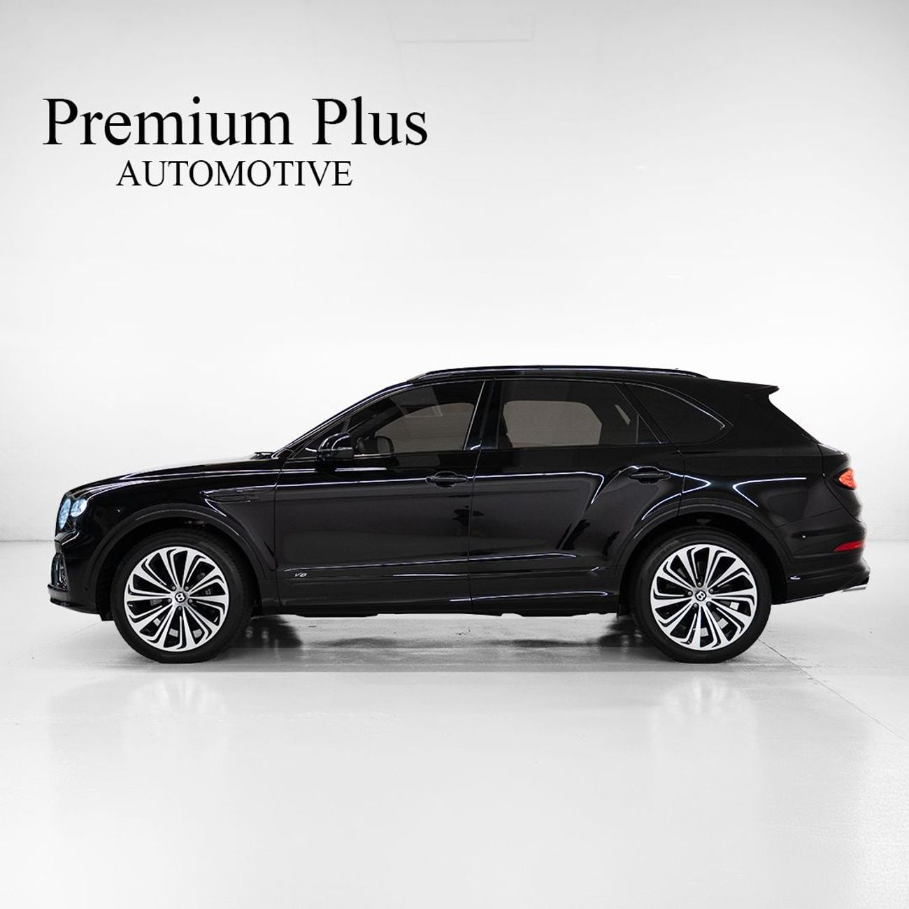 بنتلي بينتايجا Bentayga 4.0T 2021 Bentley Mulliner Blackline, Warranty, Full Bentley Service History, Fully Loaded,