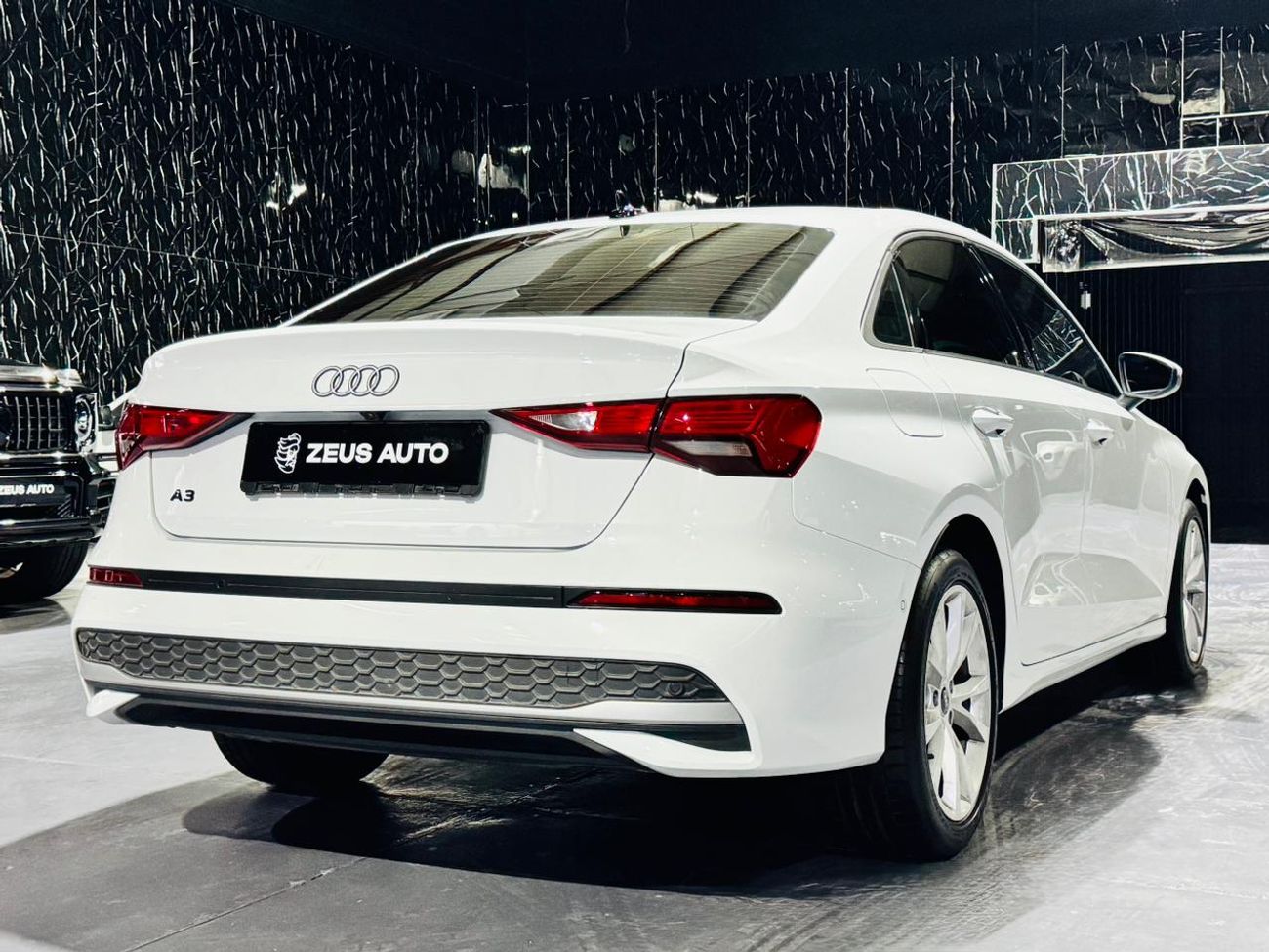 أودي A3 35 TFSI S Line 1.4L