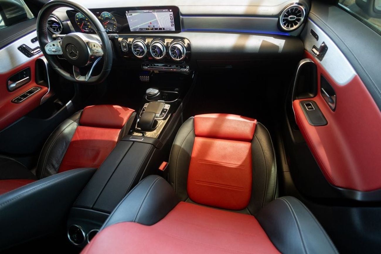 Mercedes-Benz CLA 250 Premium + 2.0L