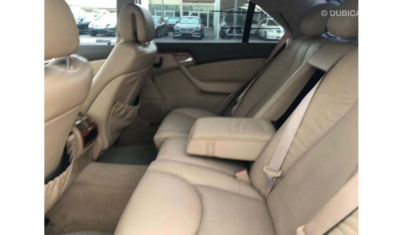 Mercedes-Benz S 350 Mercedes Benz S350 model 2005GCC car prefect condition full option sun roof leather seats back camer