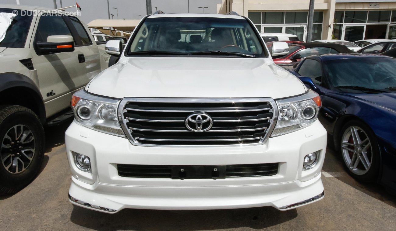 Toyota Land Cruiser GXR V8