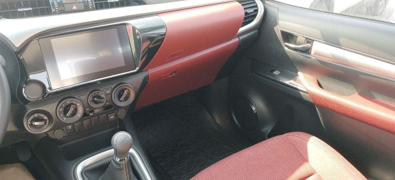 Toyota Hilux Toyota HILUX DC 2.7L Petrol MT 2025YM