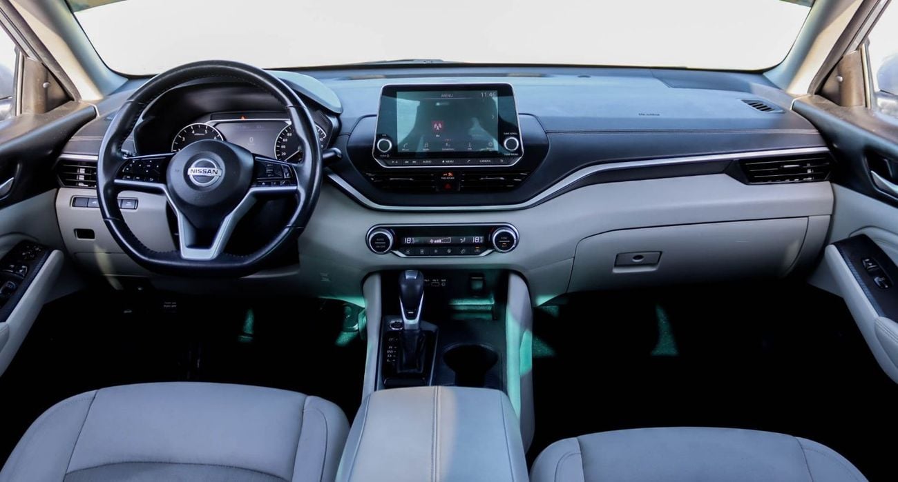 Nissan Altima 2.5 SV Nissan Altima 2.5L 2021 SV original paint GCC, accident-free, in excellent condition, 1076 P.