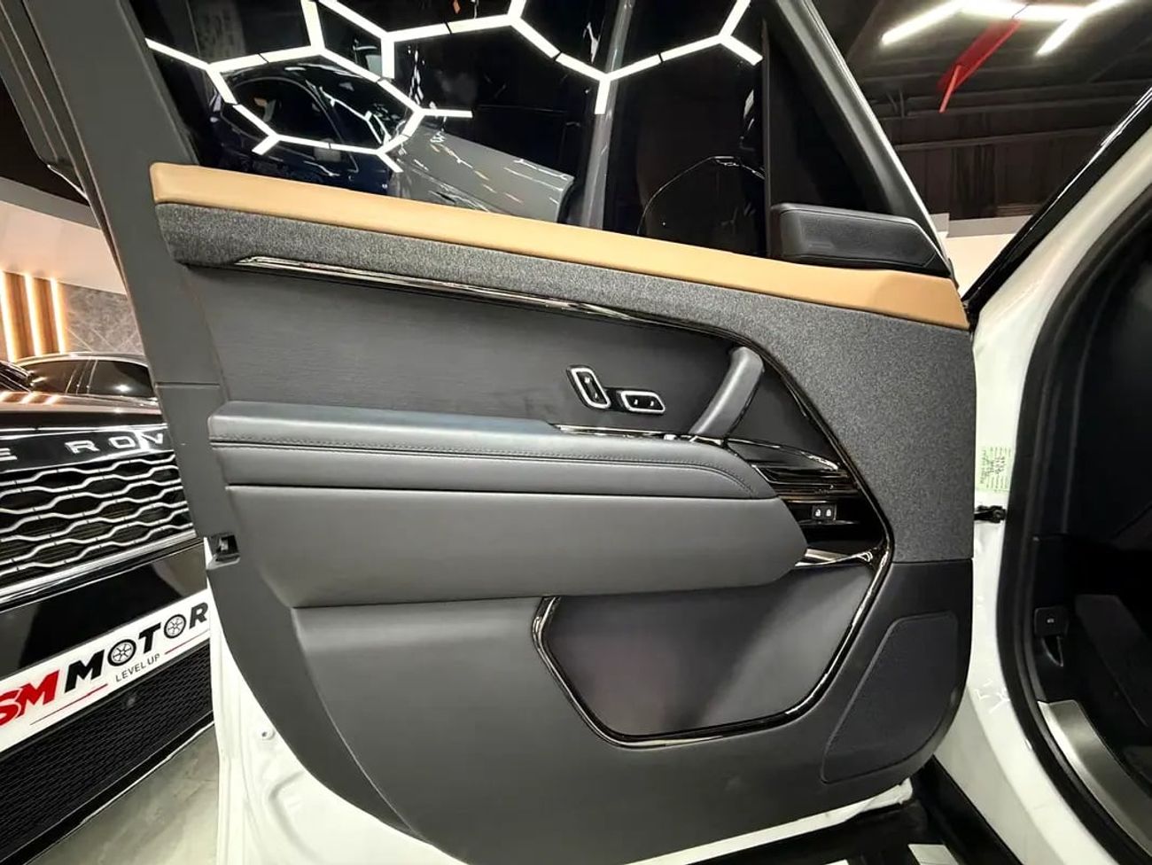 لاند روفر رينج روفر سبورت Warranty and Service Contract | P400 HSE Dynamic