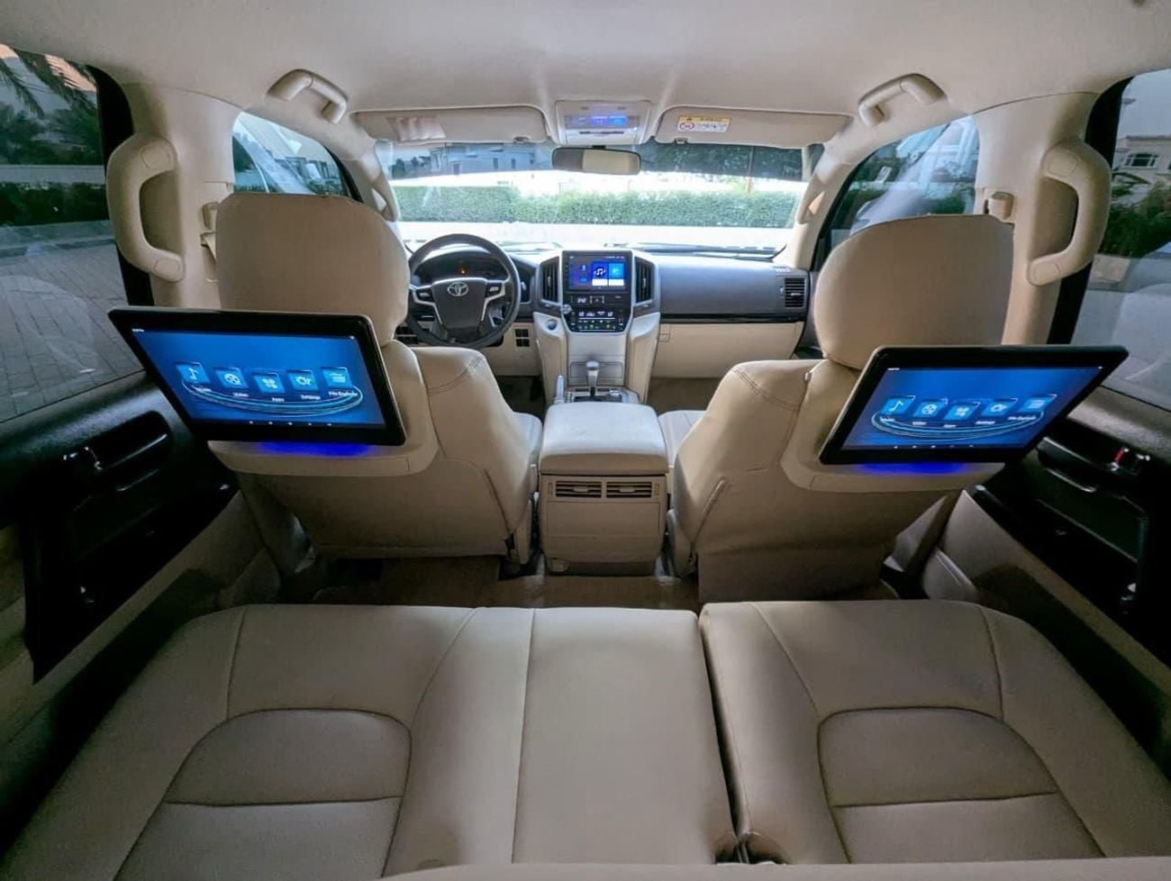 Toyota Land Cruiser GXR Toyota Land Cruiser Model 2019 cylinder 6 petrol