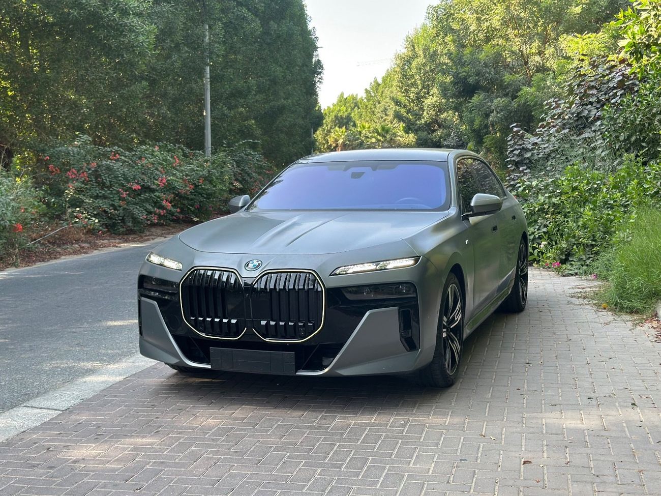 بي أم دبليو 735i 3.0-liter Turbocharged V6 | 286 HP | 2025 | GCC Specs | Warranty & Service | Full Options | Excellen