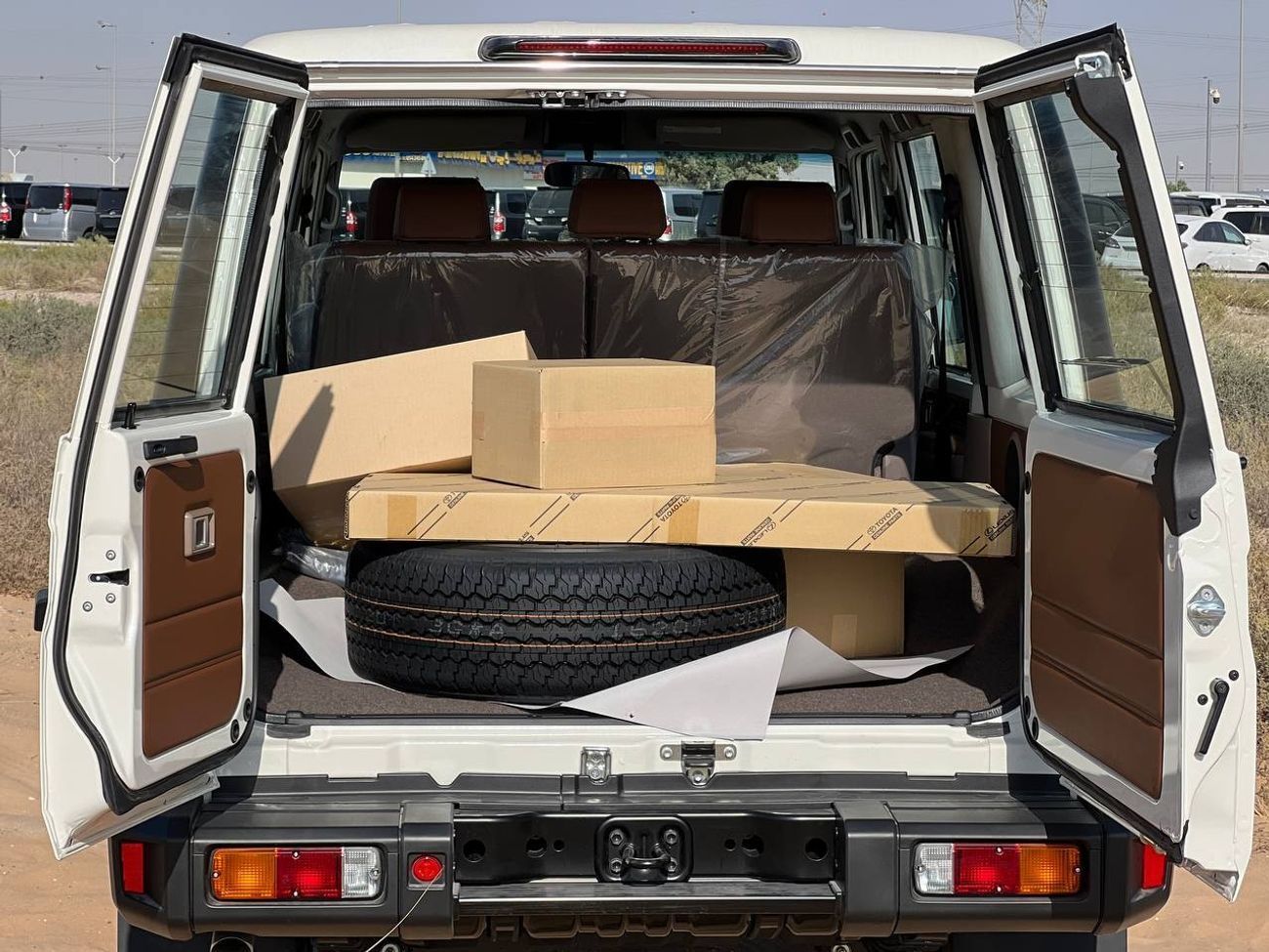 Toyota Land Cruiser 70 LC76 4.0L PTR A/T // 2026 // FULL OPTION WITH FRIDDG , DVD&BACK CAMERA , CRUISE CONTROL // SPECIAL O