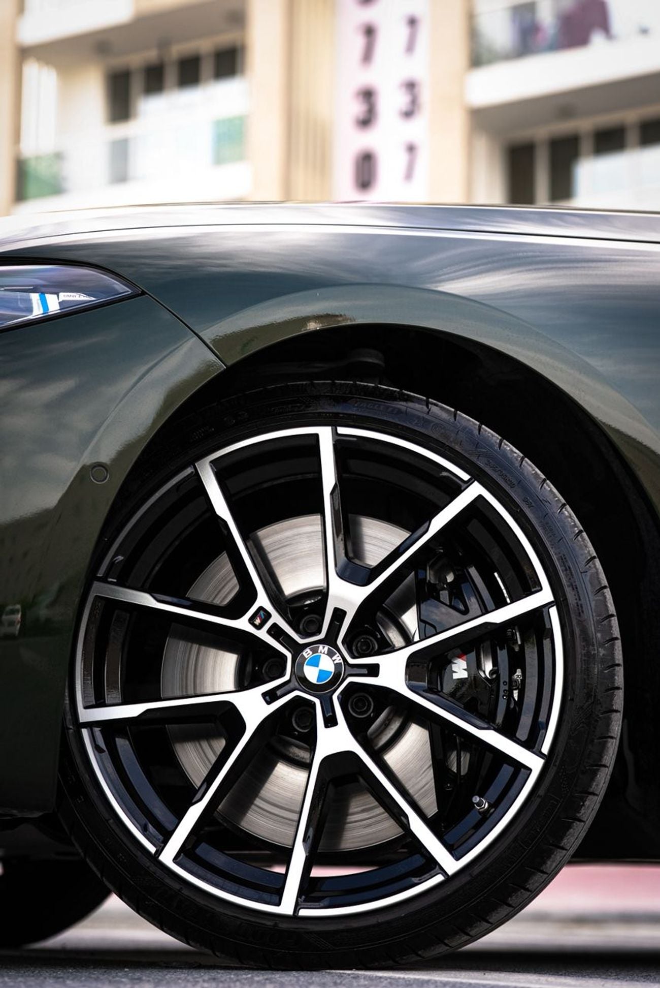 بي أم دبليو 840i GCC UNDER WARRANTY AGMC 2027