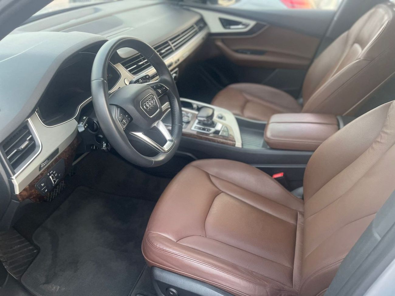 Audi Q7 45 TFSI quattro S-Line Audi Q7 TFSI QUATTRO 45 SLINE