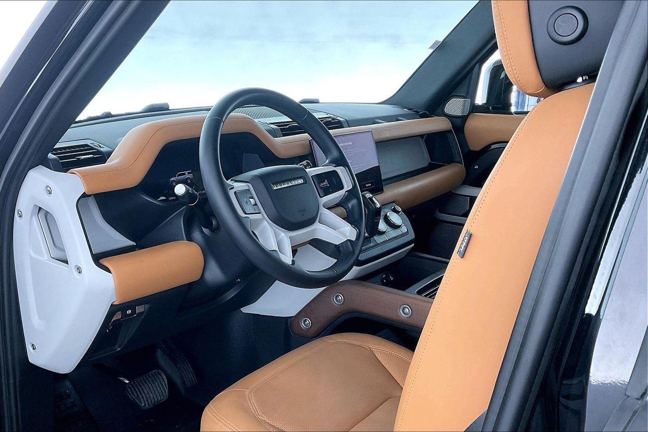 لاند روفر ديفندر P400 130 HSE | National Day Celebration | شامل الضمان | 0 ﺪﻔﻋﺓ ﺃﻮﻟﻯ