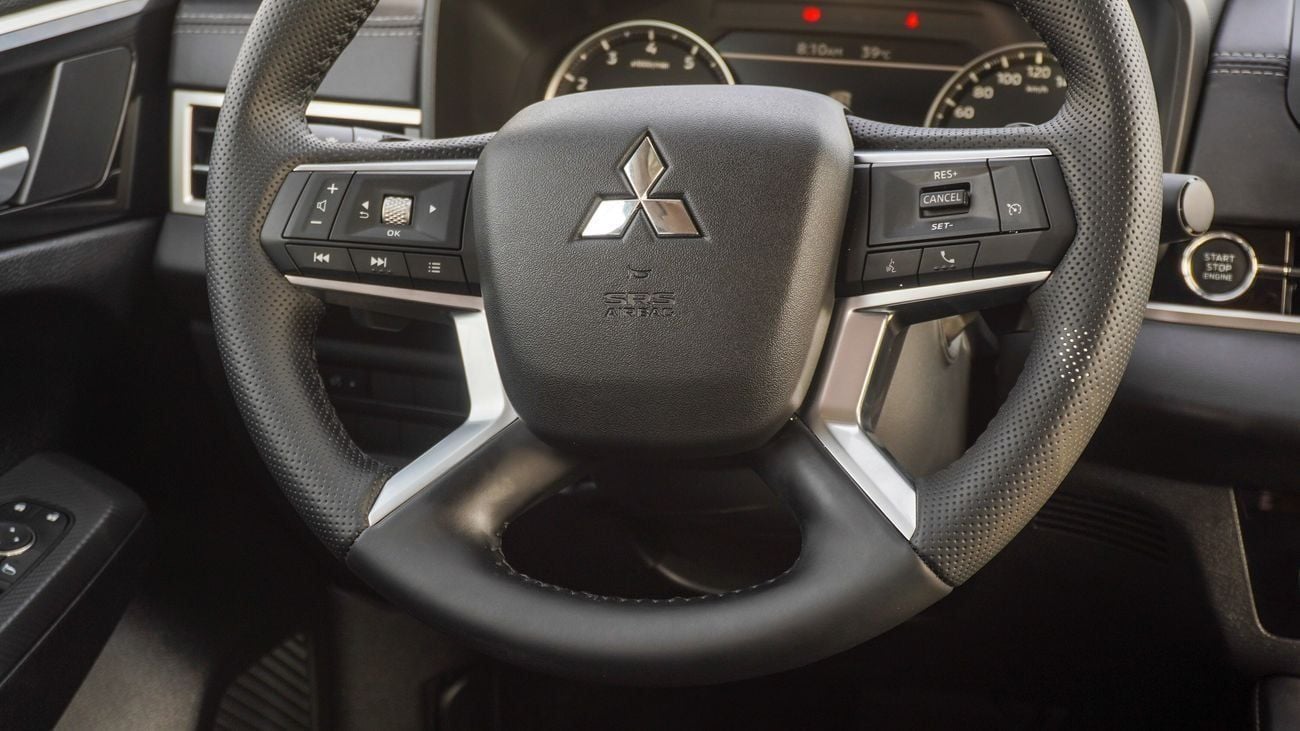 Mitsubishi Outlander Brand New Mitsubishi Outlander MidLine 2025 Export 2.5L Petrol A/T|White/Black|OUTLANDER-ML-25-PE|