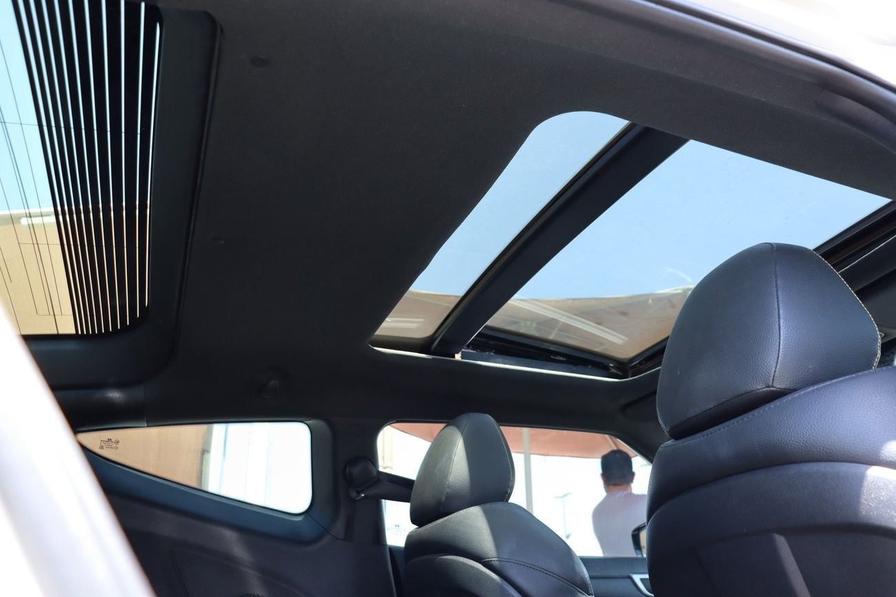 هيونداي فيلوستر GLS 1.6L Hyundai Veloster GLS Top 1.6L / 2016 / GCC / Free Accident Clean/ Original paint