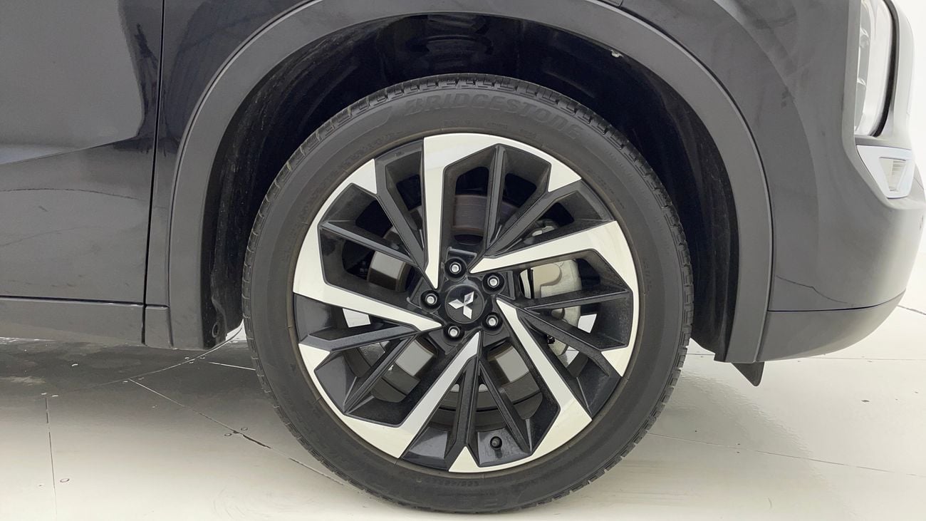 Mitsubishi Outlander HL SYNTHETIC LEATHER SEATS WITH SUNROOF 2.5 | Zero Down Payment | Free Home Test Drive