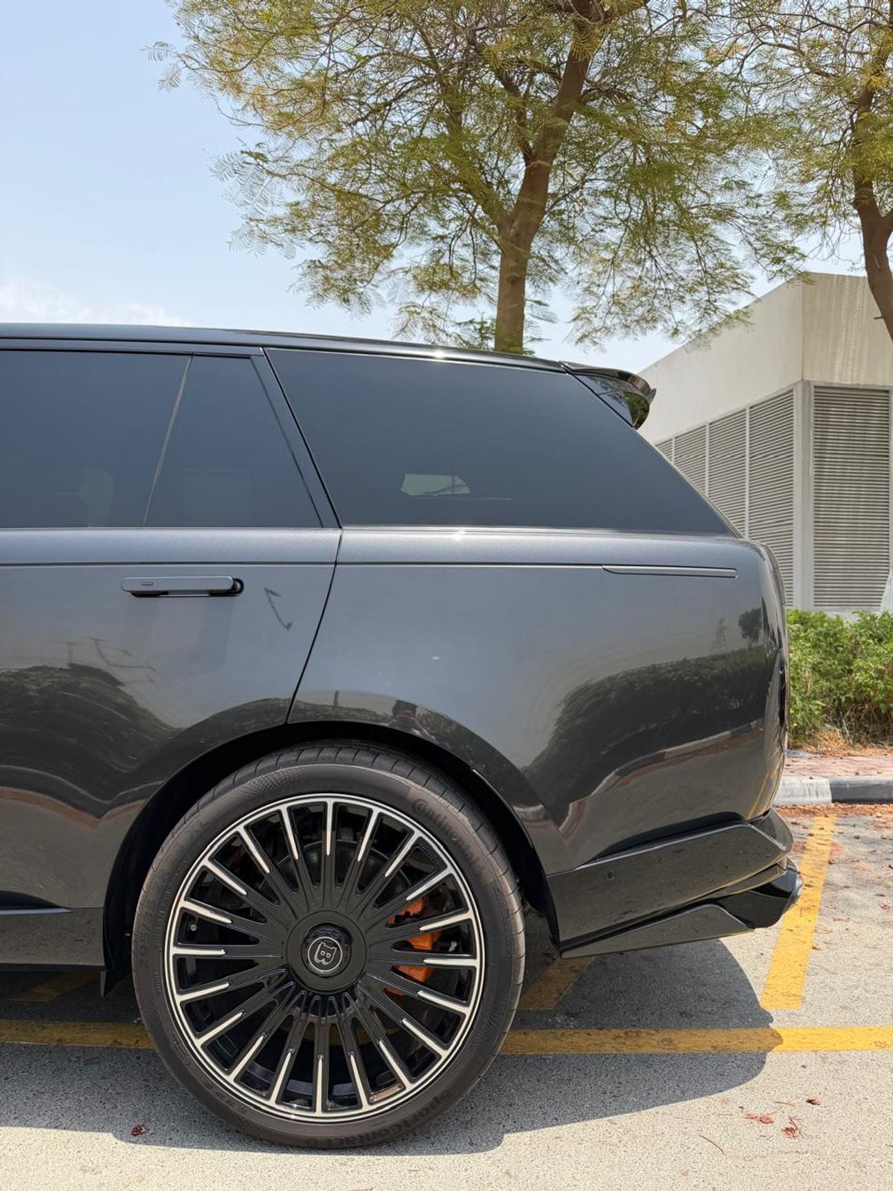 BRABUS 700 - Range Rover SV P615