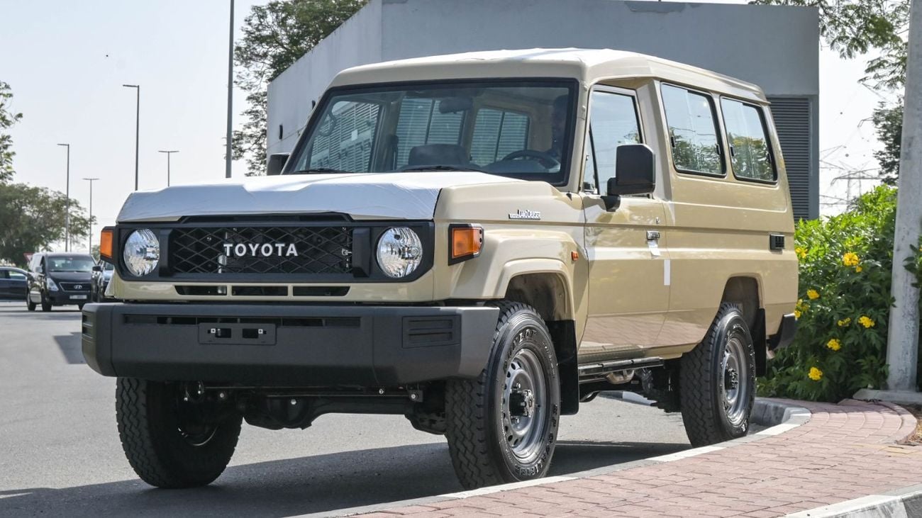 Toyota Land Cruiser 70 ECT0067 - Toyota LC78 Hardtop 3DR - 4.0L Petrol Manual Beige - Basic