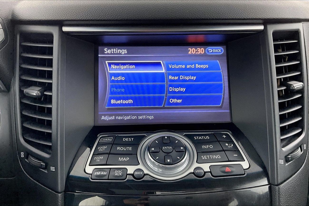 Infiniti QX70 Luxury / Luxe Sensory