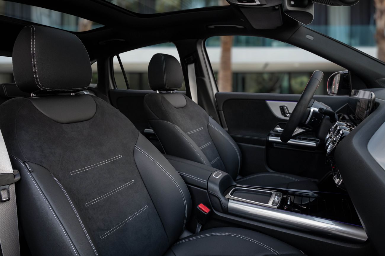 مرسيدس بنز GLA 220 GLA 200 AMG | 4,113 P.M | 0% Downpayment | 5 YEARS AGENCY WARRANTY