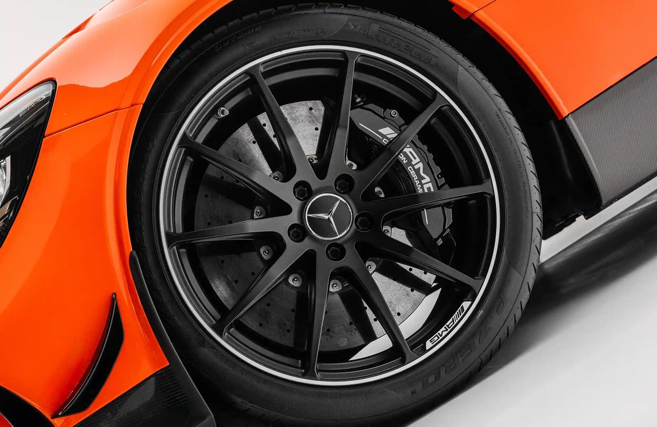 Mercedes-Benz AMG GT All-new 4.0L V8 biturbo engine