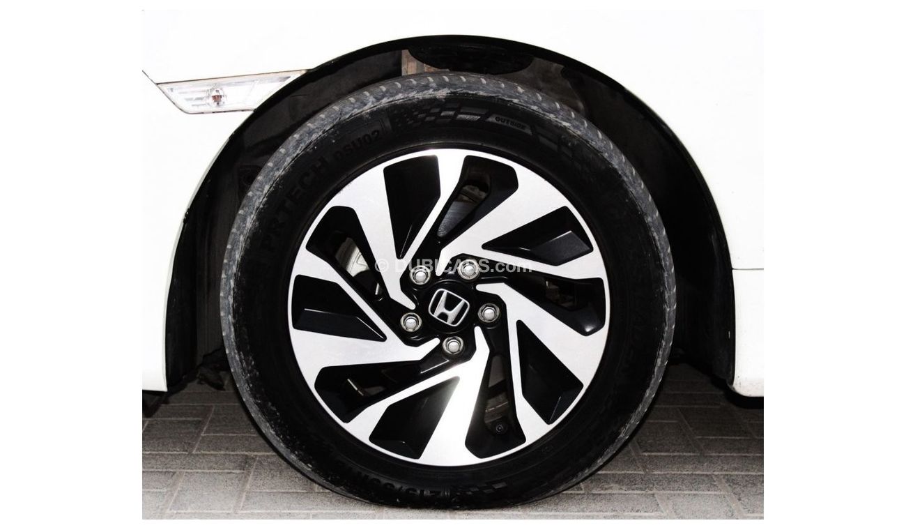 Honda Civic DX Honda Civic 2017 GCC, in excellent condition