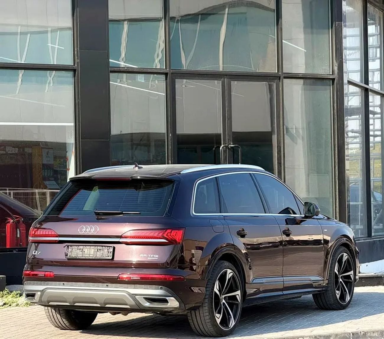 أودي Q7 55 TFSI quattro S Line 2.0L MORYA JESWANI CARS FOR USED AUTOMOBILE TRADING CO.L.L.C