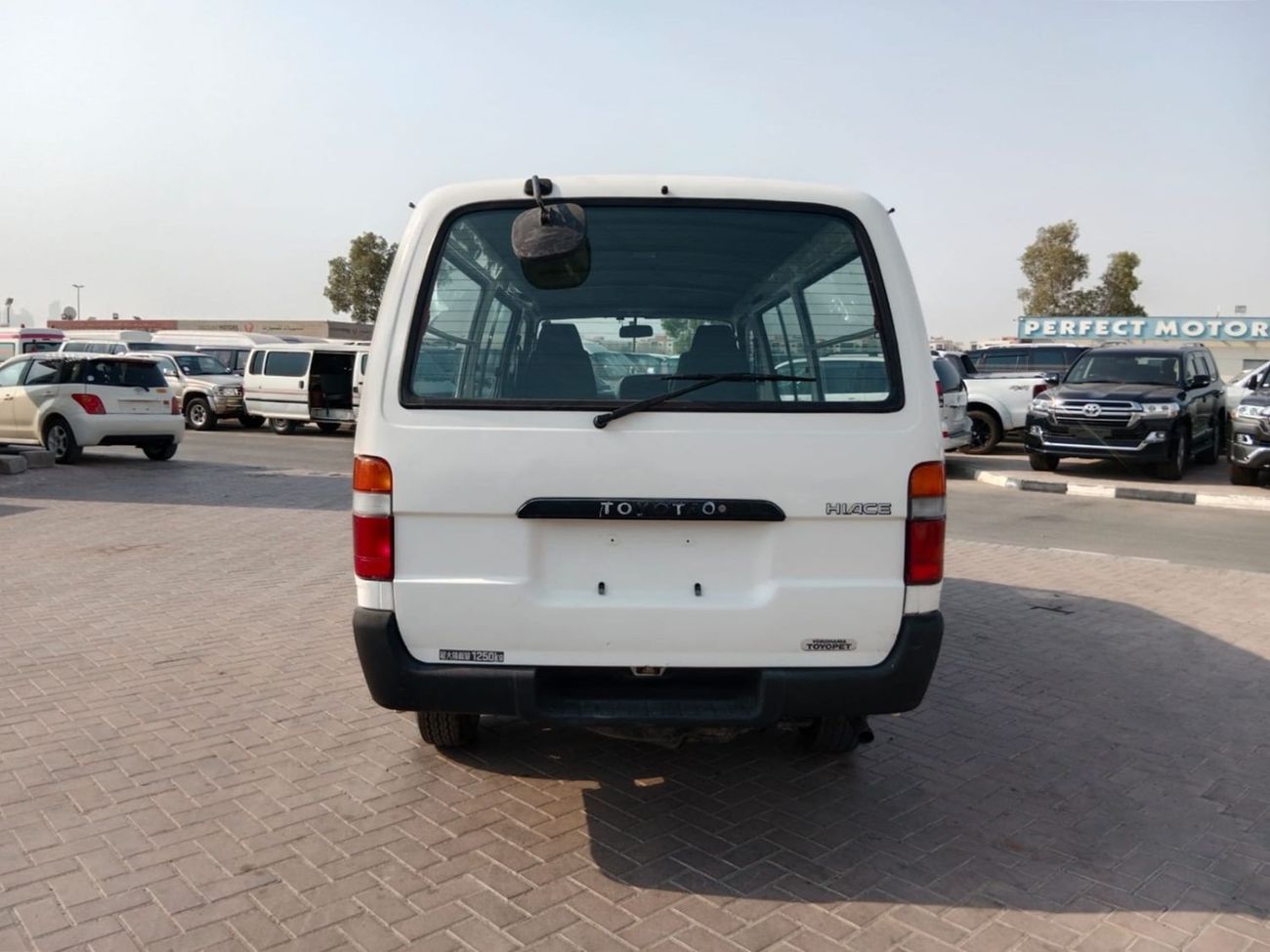 Toyota Hiace TOYOTA HIACE VAN RIGHT HAND DRIVE (PM1603)