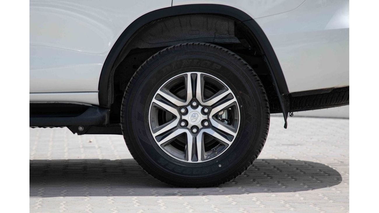 Toyota Fortuner 2023 Toyota Fortuner 2.7 4X4 Low 17 AL - White Pearl inside Chamois | Export Only