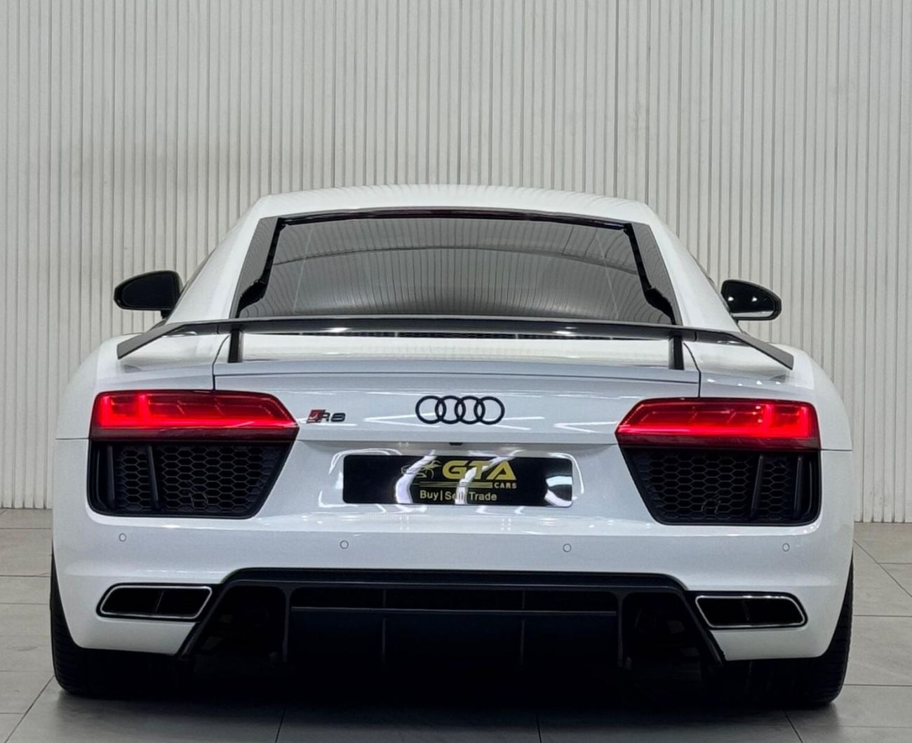 Audi R8 Sport Black Edition V10 (540 HP) 2018 Audi R8 Sport Black Edition V10, Warranty, Full Audi Service H