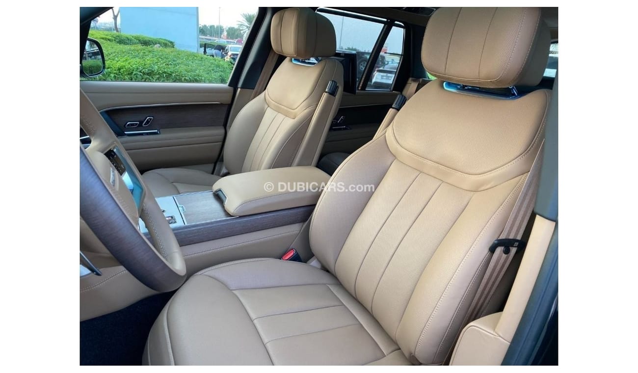 Land Rover Range Rover **2024**GCC SPEC UNDER WARRANTY AND SERVICE
