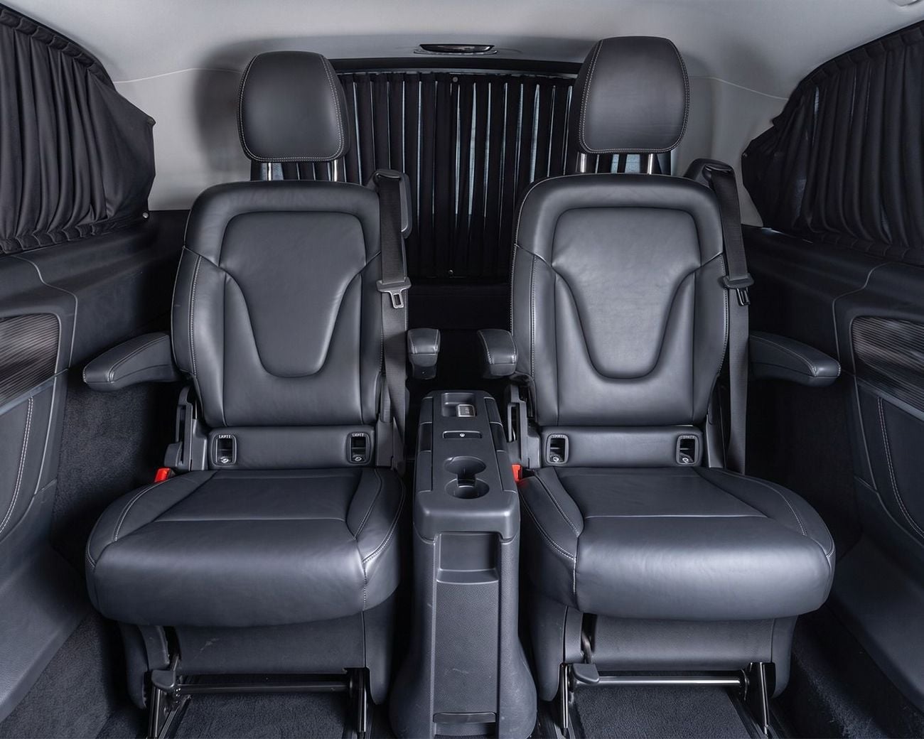 مرسيدس بنز V 250 AVANTGARDE LWB l GCC Specs l 2 Keys l AED 2,056 / Monthly