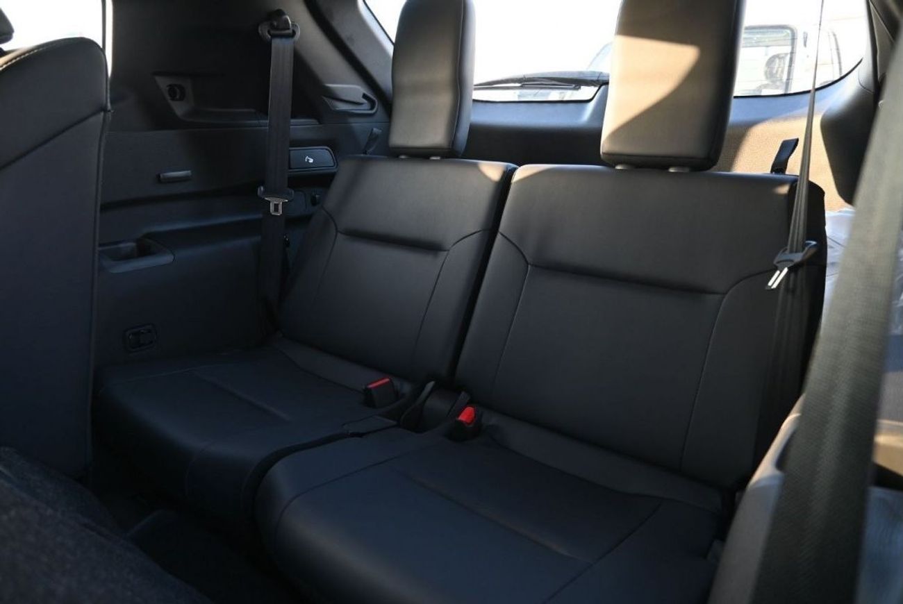 ميتسوبيشي آوتلاندر Mitsubishi Outlander 2.5L Petrol, 4WD, SUV, GCC Spec, Color White, Model 2024