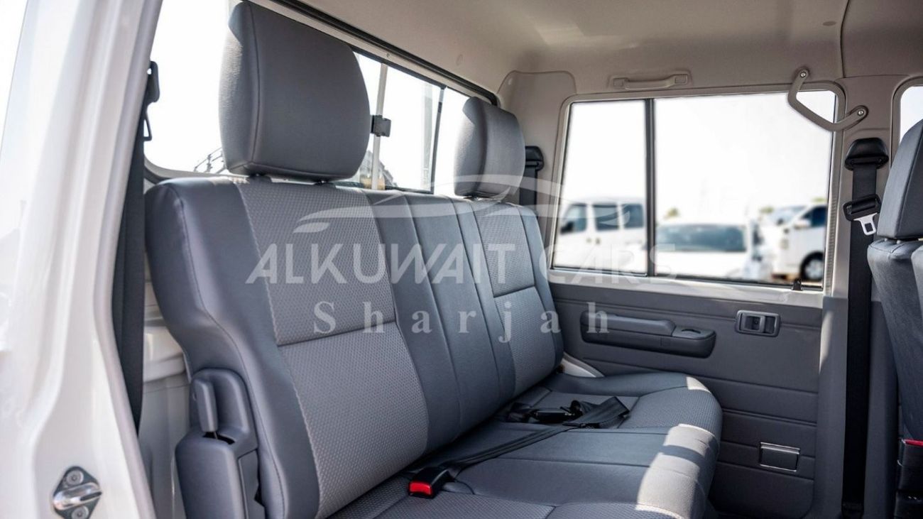 Toyota Land Cruiser Pick Up TOYOTA Land Cruiser 79 DC 4.2D MT – WHITE